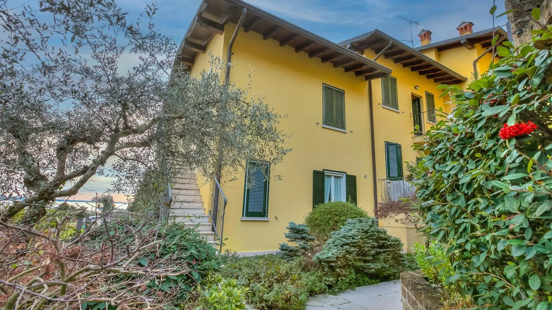 Daire Alice House Terrace & Lake View - Happy Rentals Gardone Riviera